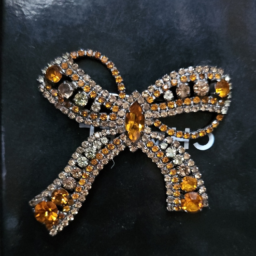 Elegant Gold and Silver Bow Brooch By Wilson And Butler